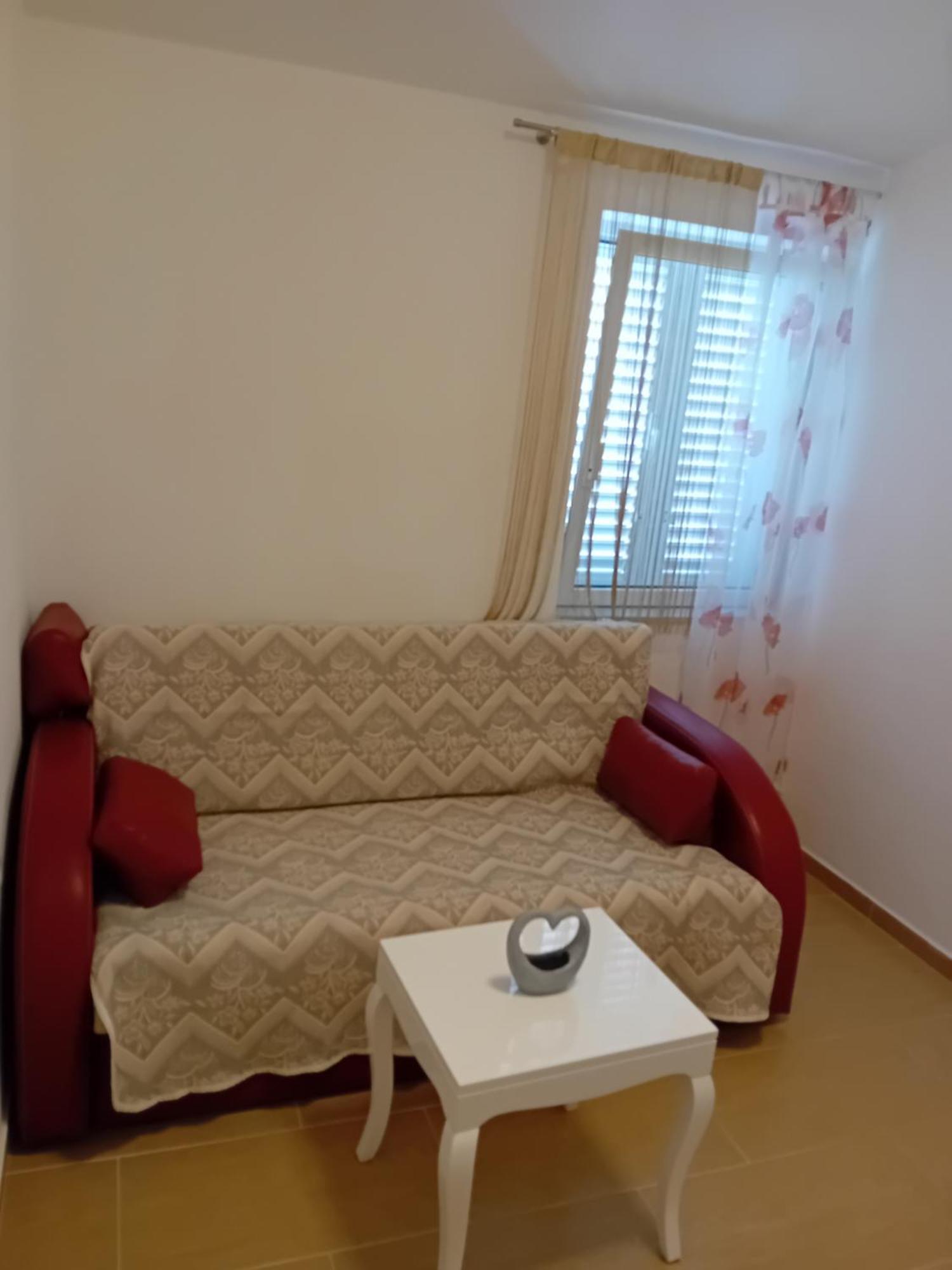 Apatmani Peternel Apartman Vir Kültér fotó