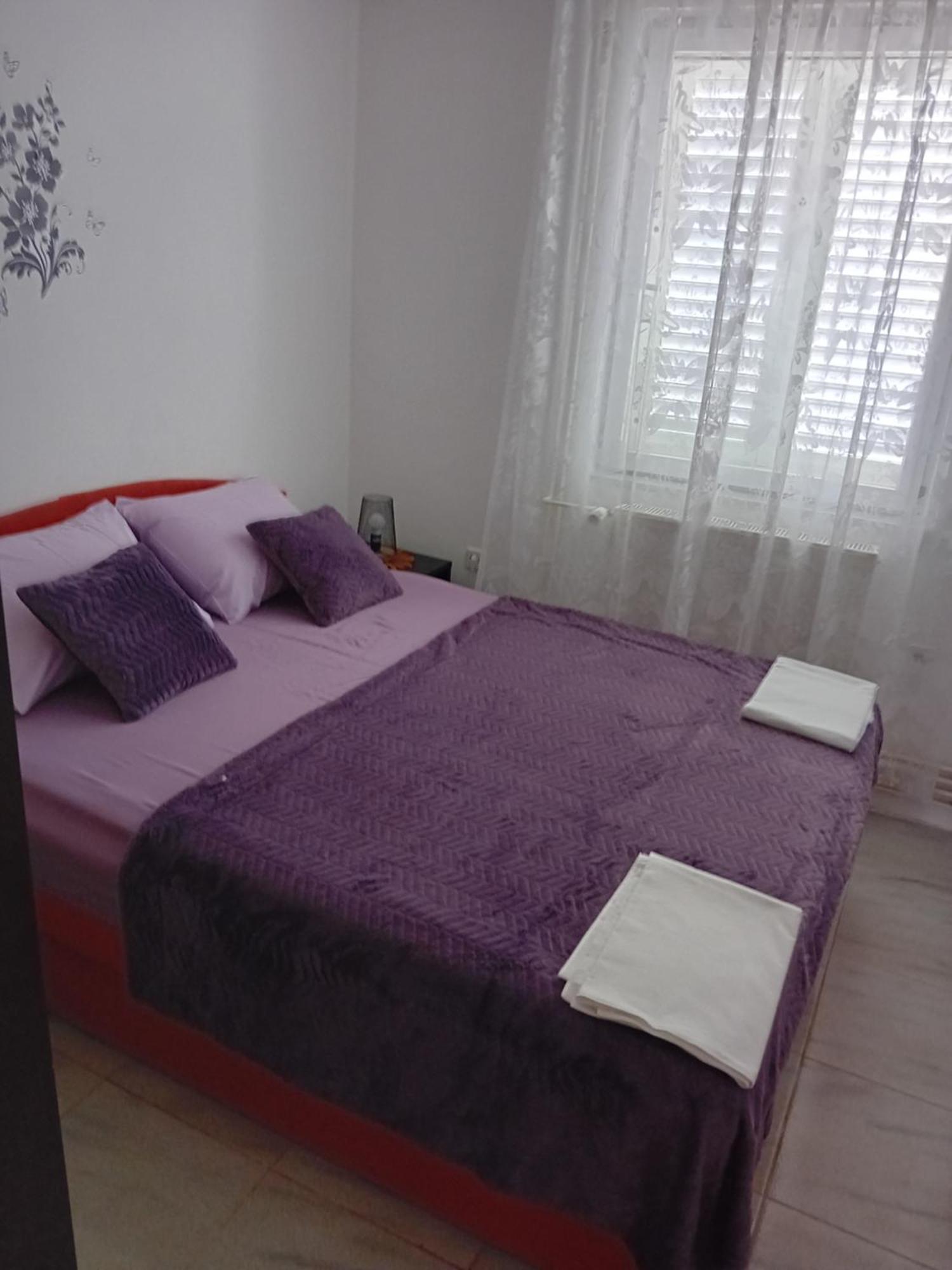Apatmani Peternel Apartman Vir Kültér fotó