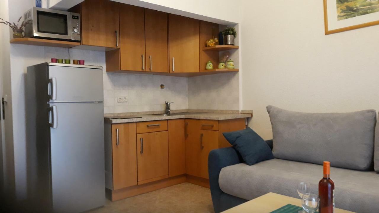 Apatmani Peternel Apartman Vir Kültér fotó