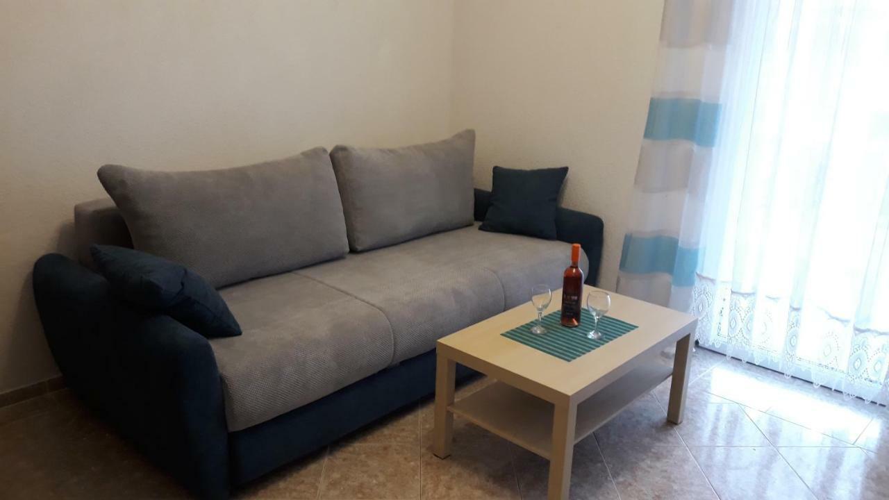 Apatmani Peternel Apartman Vir Kültér fotó